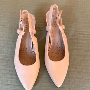 Clarks Women's Cream Slingback Heels